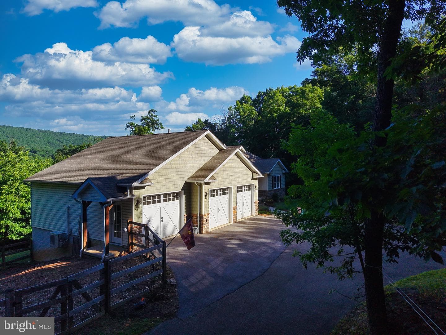 3310 Hawks Hill Ln photo 3