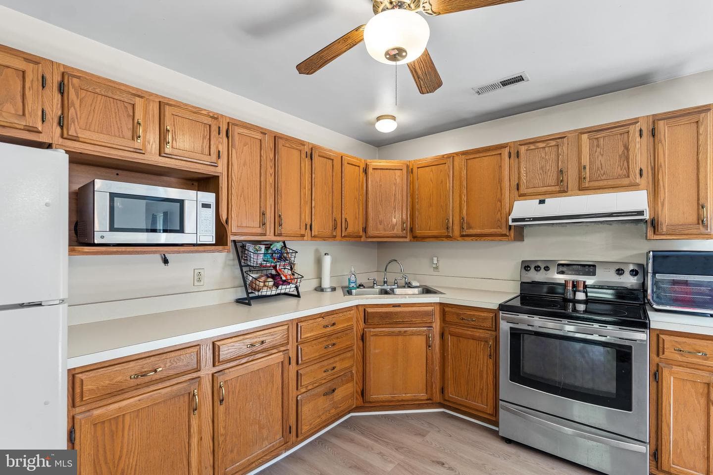14433 Hicksville Road photo 30