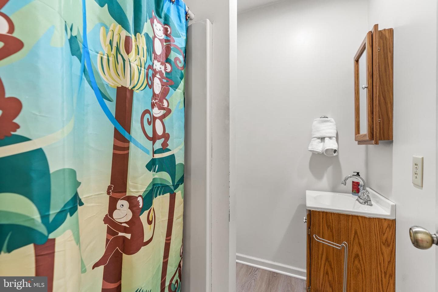 14433 Hicksville Road photo 32