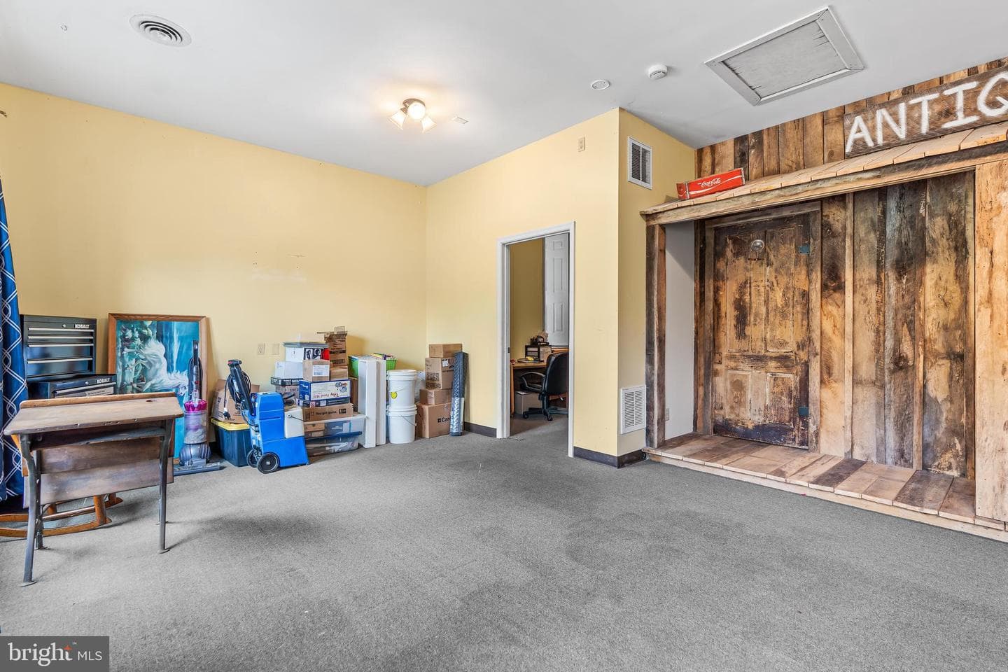 14433 Hicksville Road photo 37