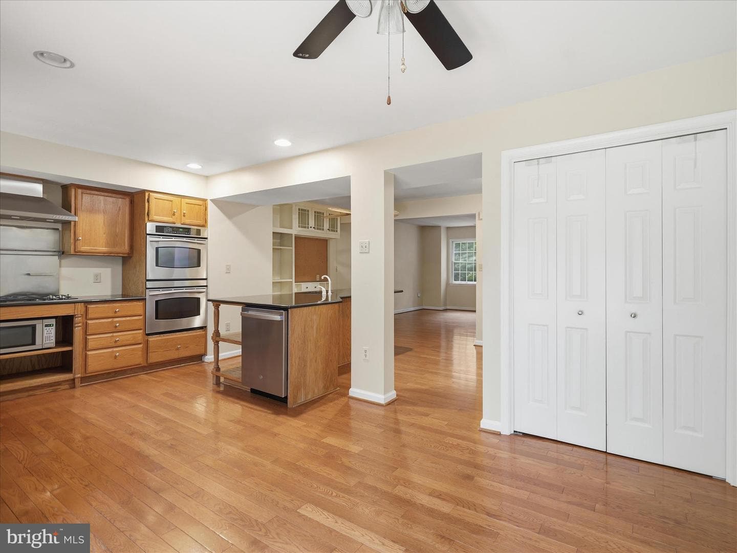 1002 Lindsay Lane photo 10