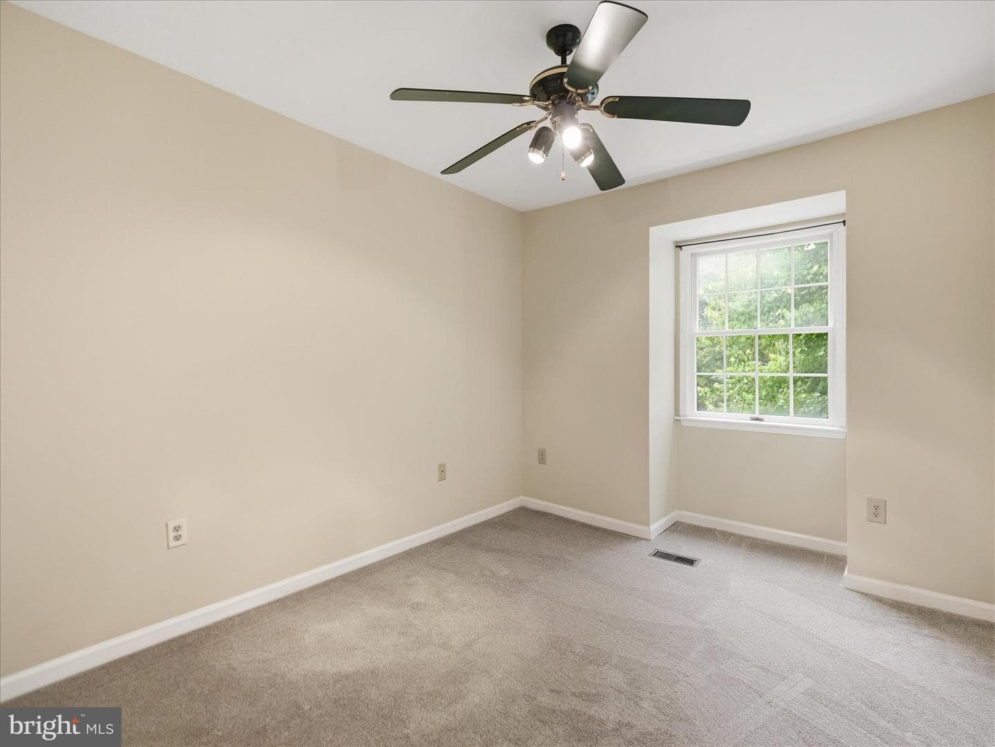 1002 Lindsay Lane photo 22