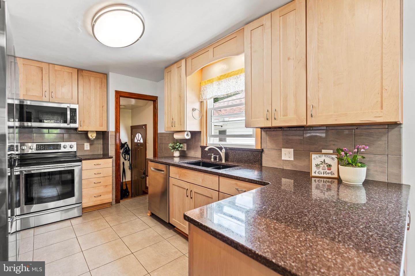 1103 Moller Avenue photo 13