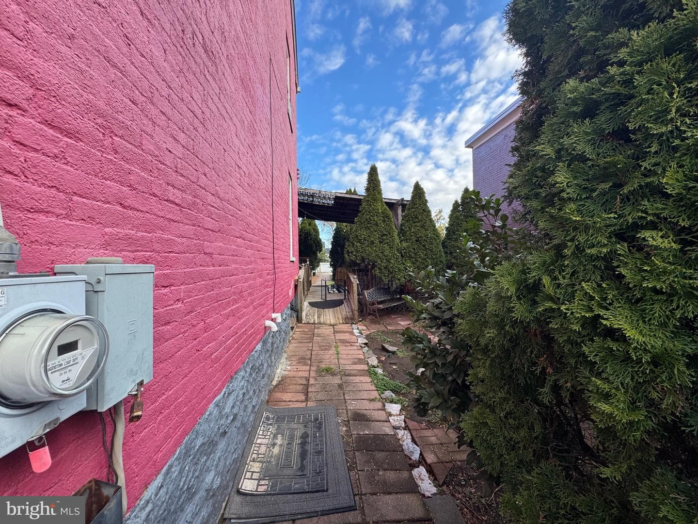 54 Randolph Ave photo 29