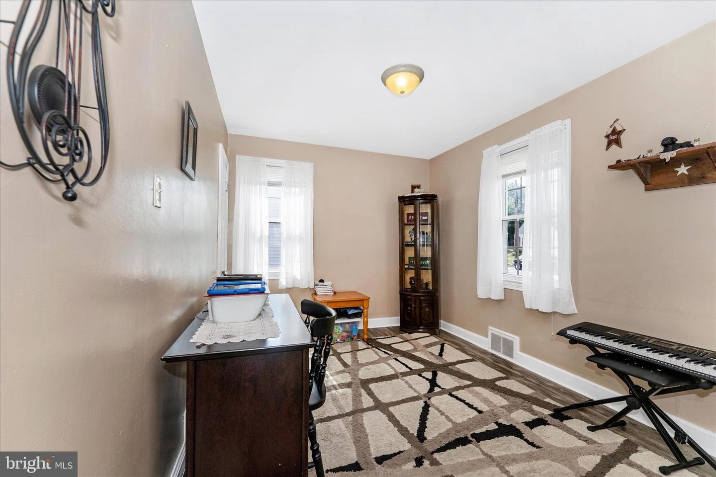 1052 Fairview Road photo 4
