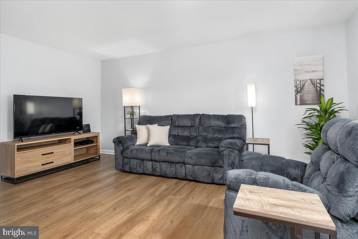 18024 Edith Avenue photo 5