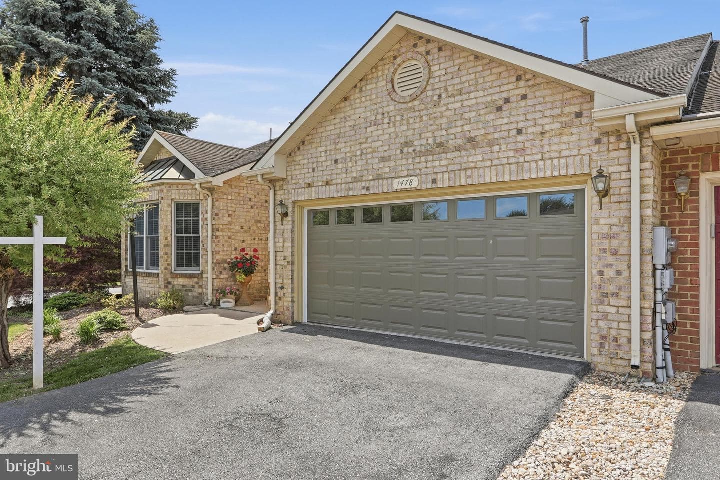 1478 Lindsay Lane photo 4