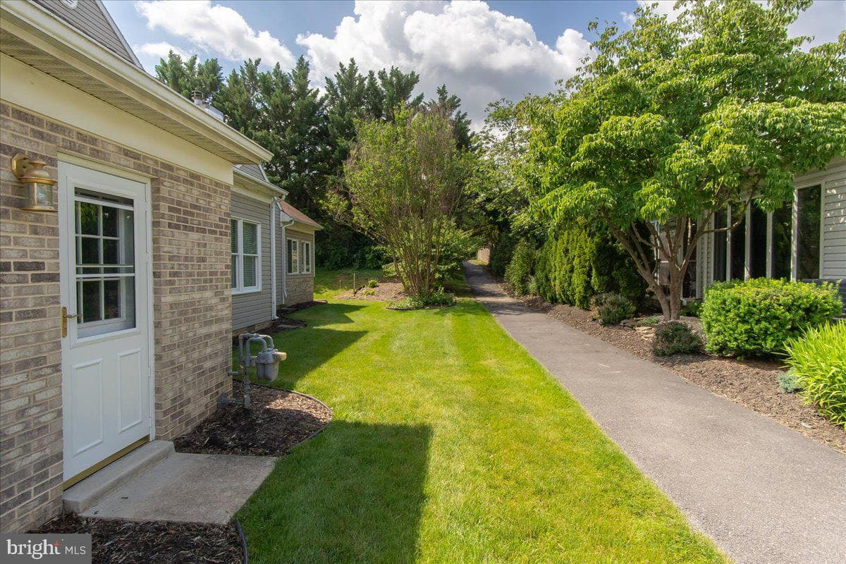 18727 Dover Drive photo 3