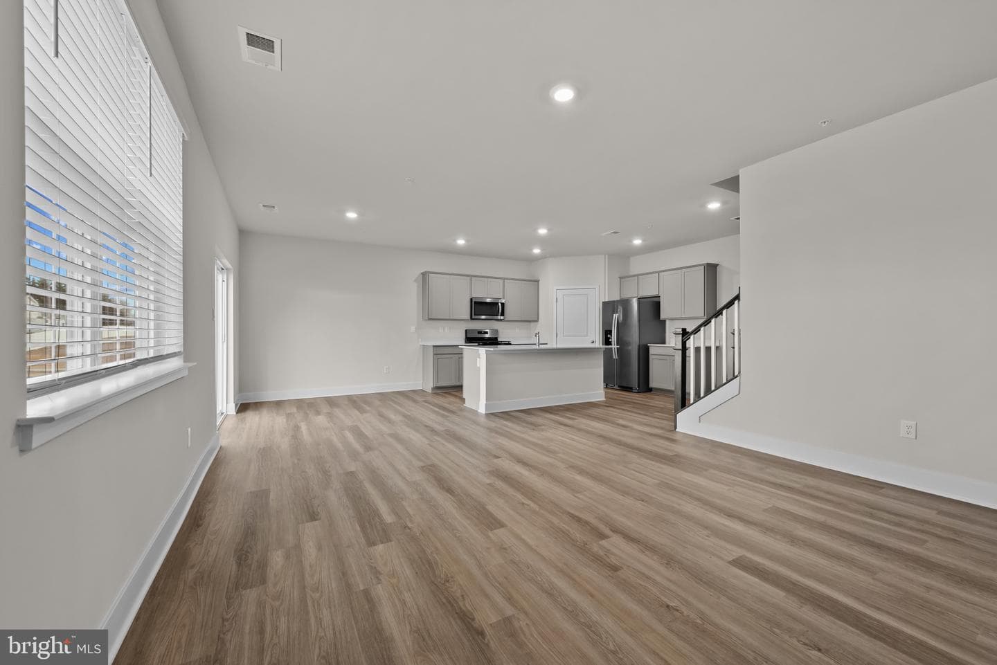 632 Armstrong Avenue photo 15