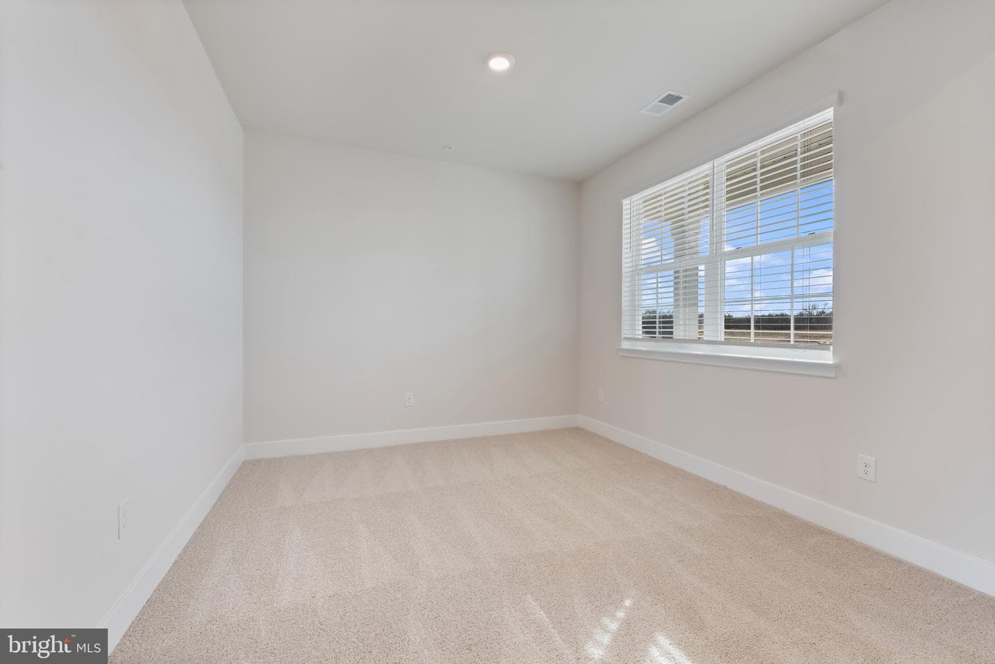 1216 Moller Avenue photo 5