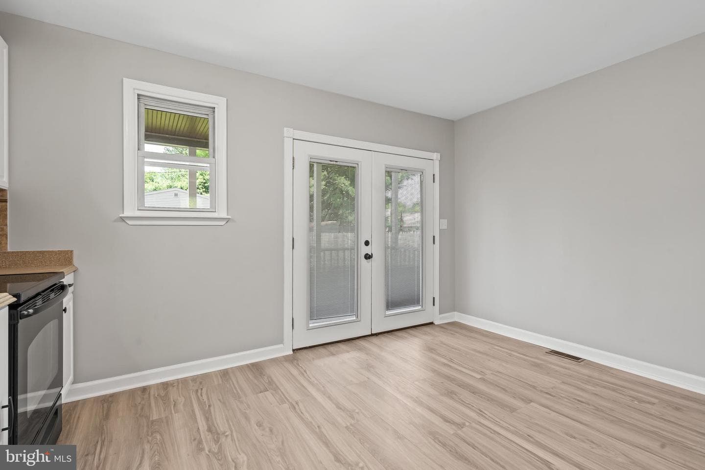 527 W Wilson Boulevard photo 12
