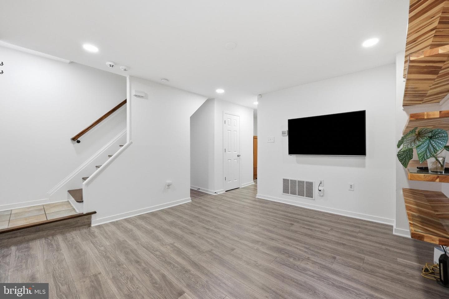 827 Chestnut Street photo 8