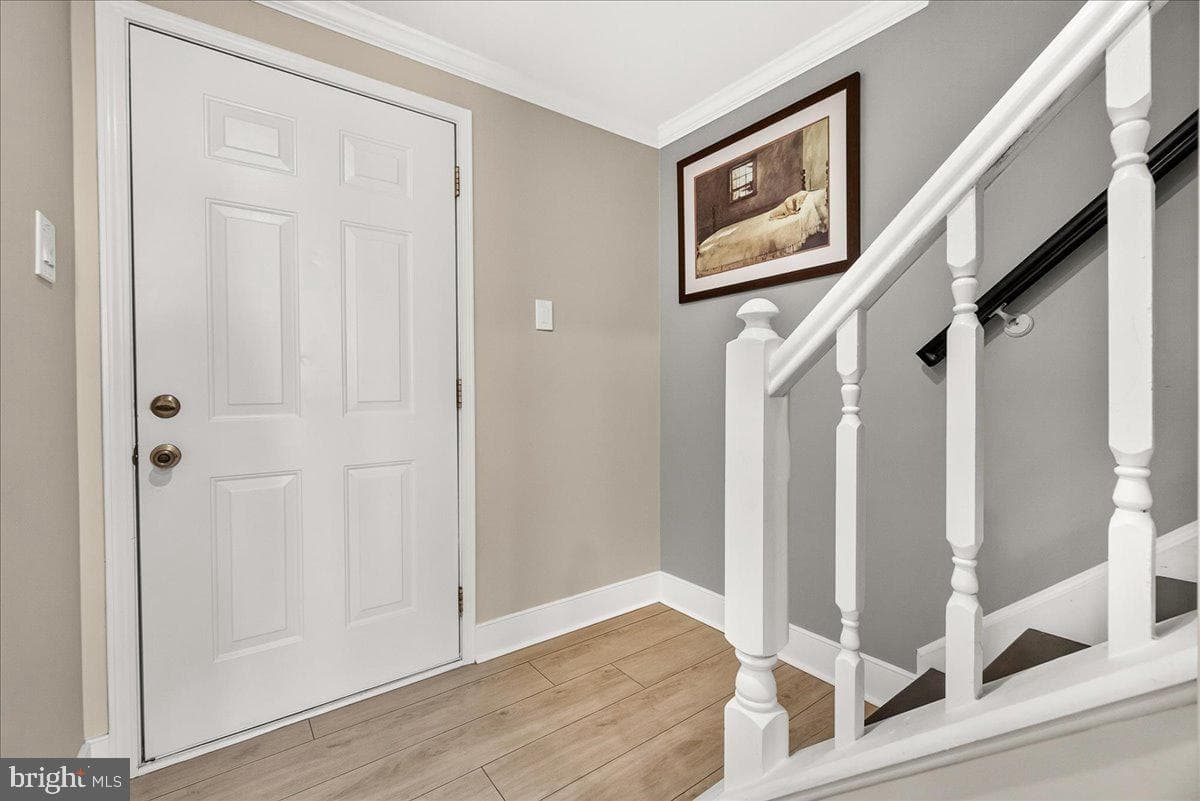1525 Iris Court photo 6