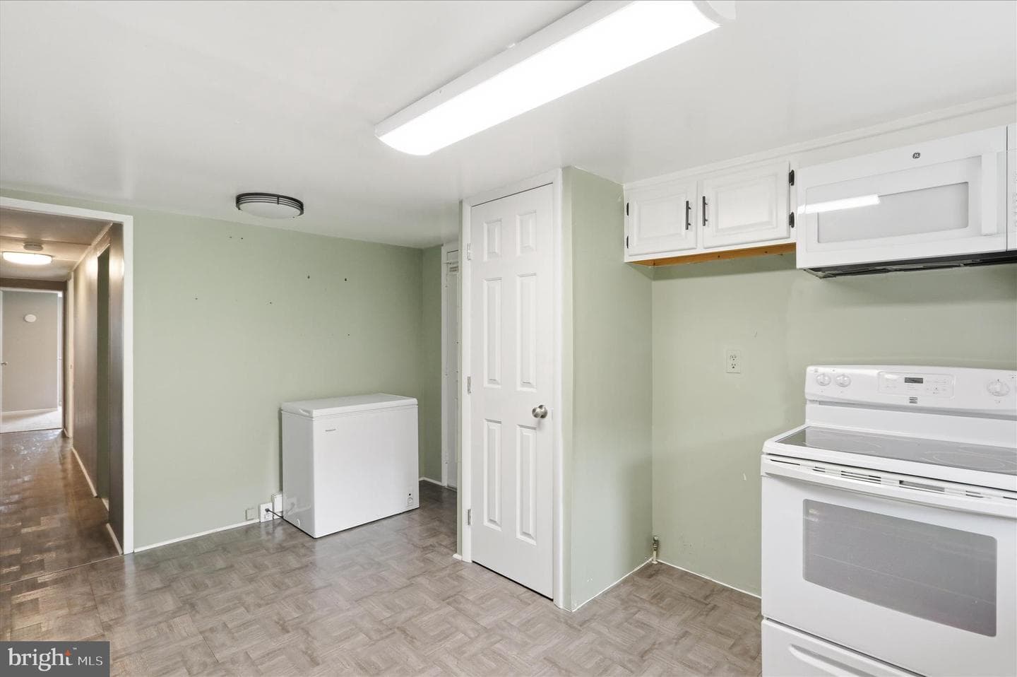 21434 Greenbrier Road photo 11