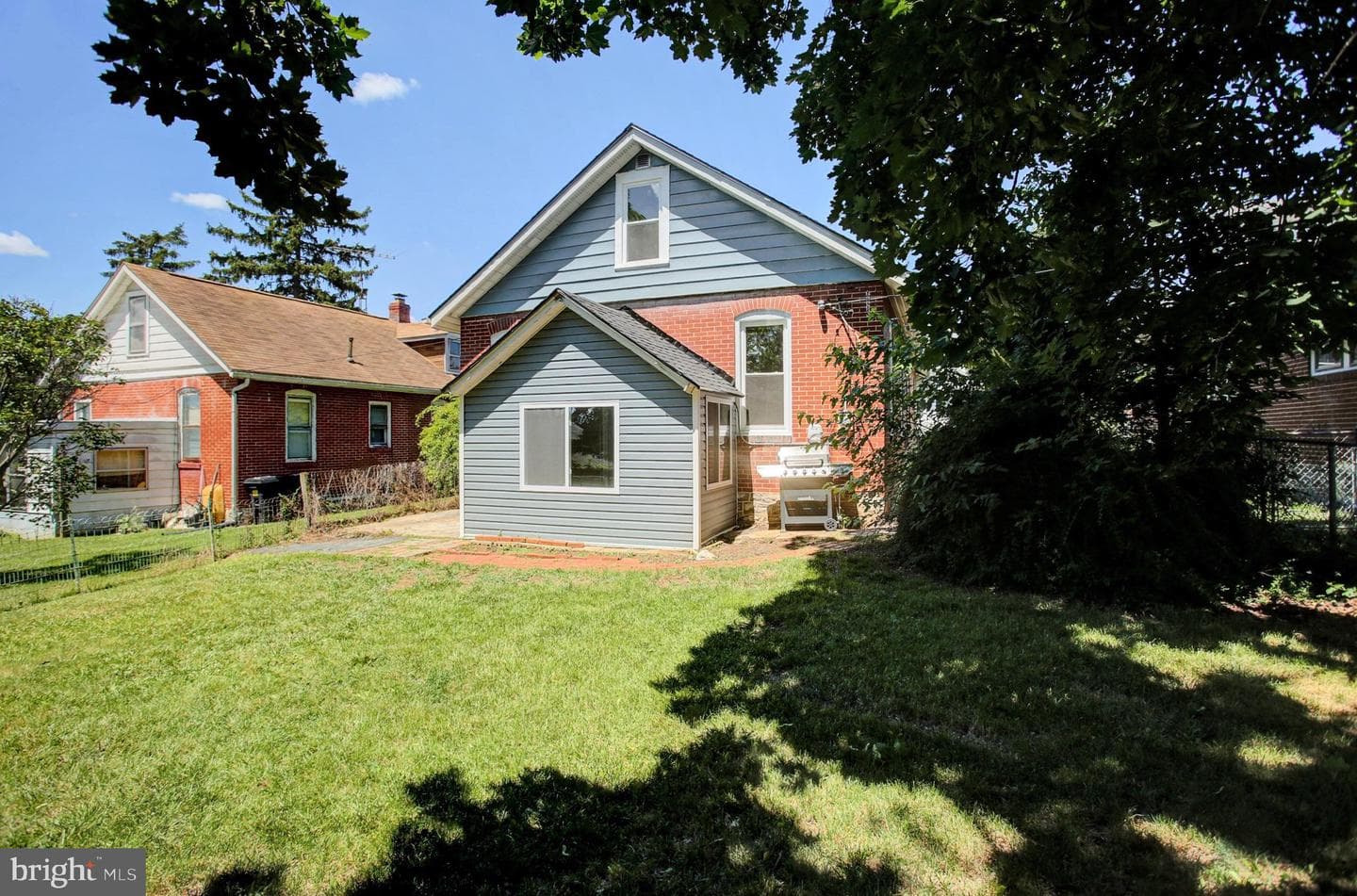 846 Guilford Avenue photo 36