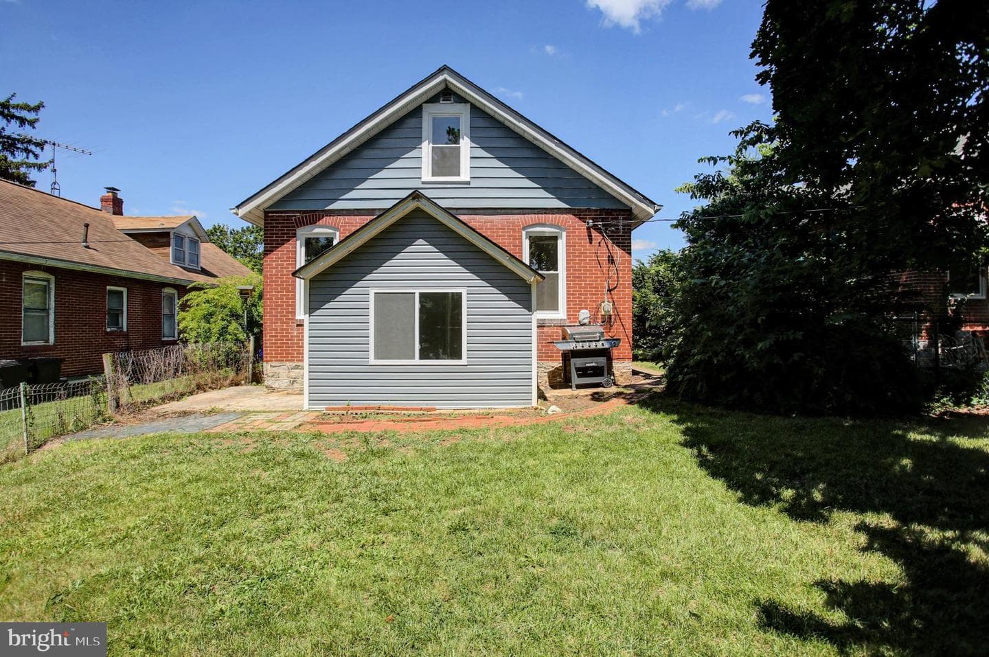 846 Guilford Avenue photo 37