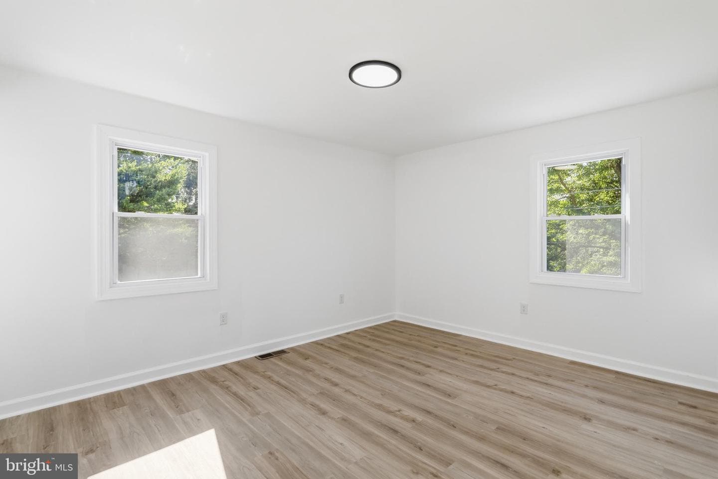 920 Linwood Road photo 15