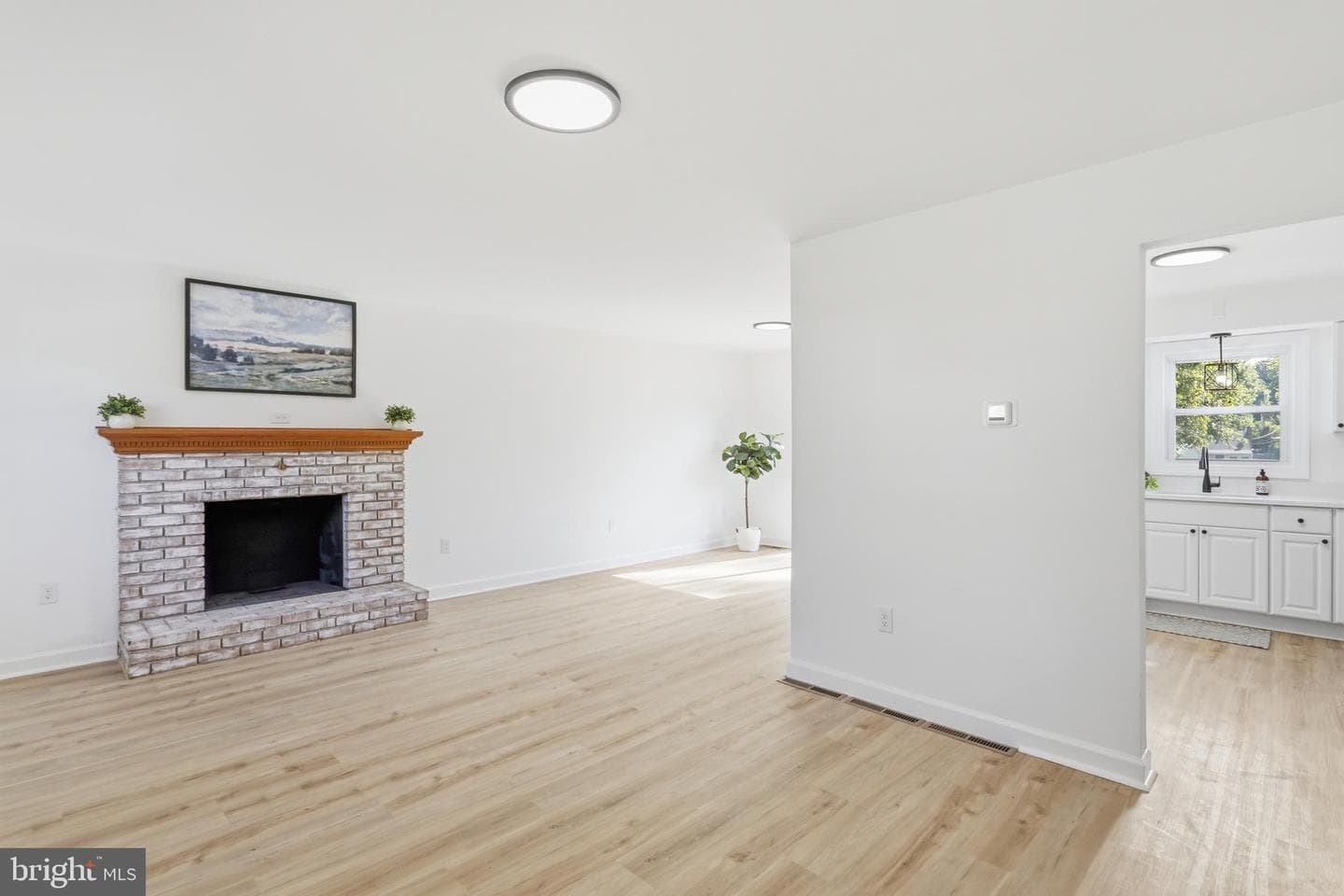 920 Linwood Road photo 4