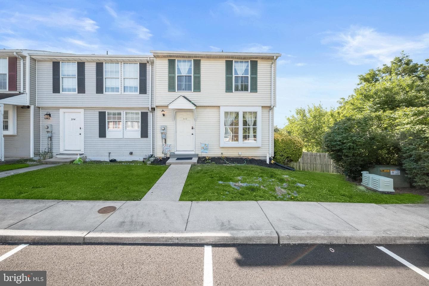212 Lily Court photo 1