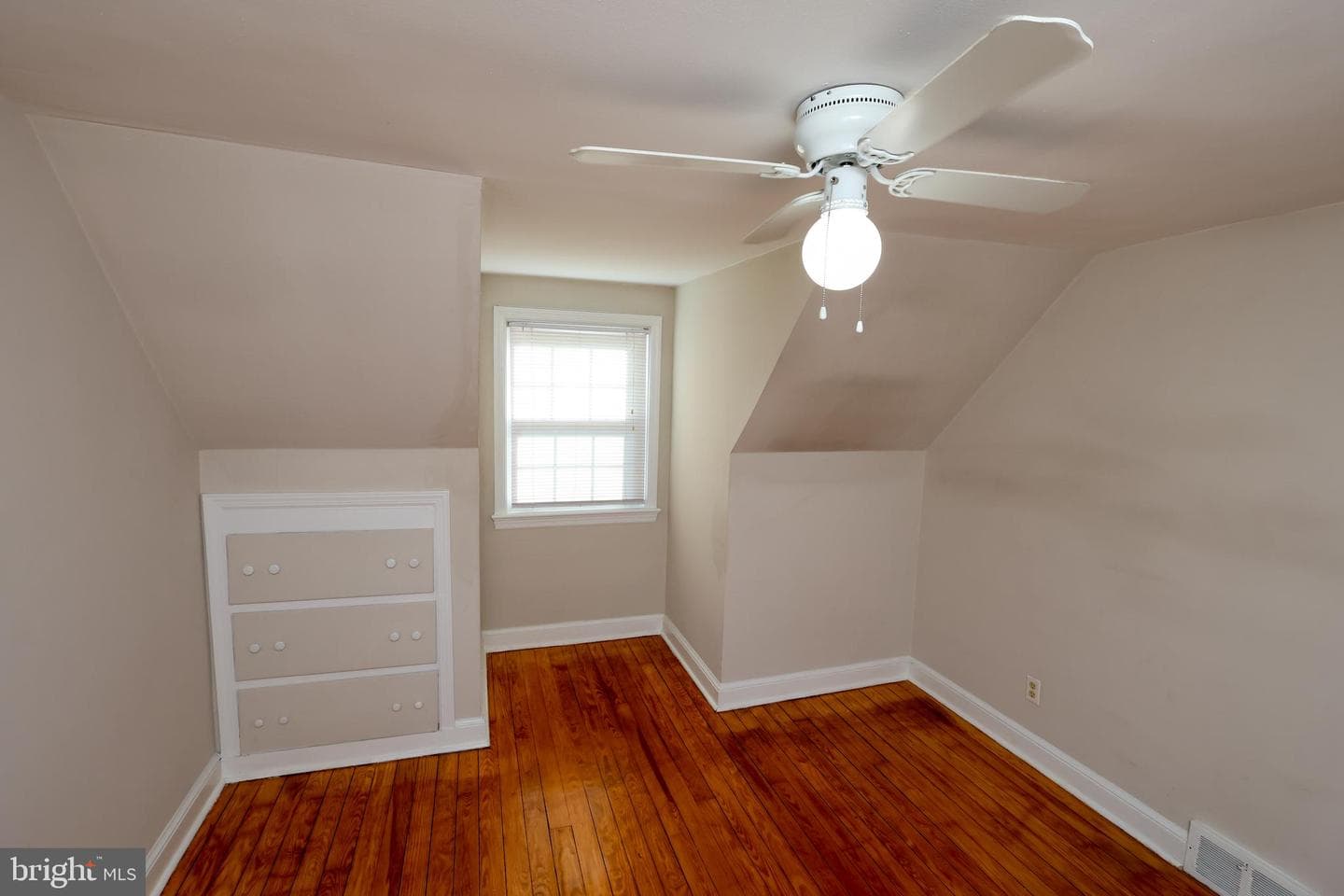 824 Armstrong Avenue photo 31