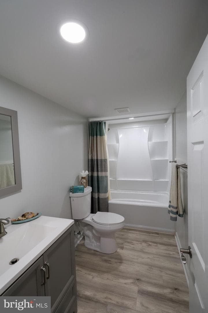 824 Armstrong Avenue photo 36