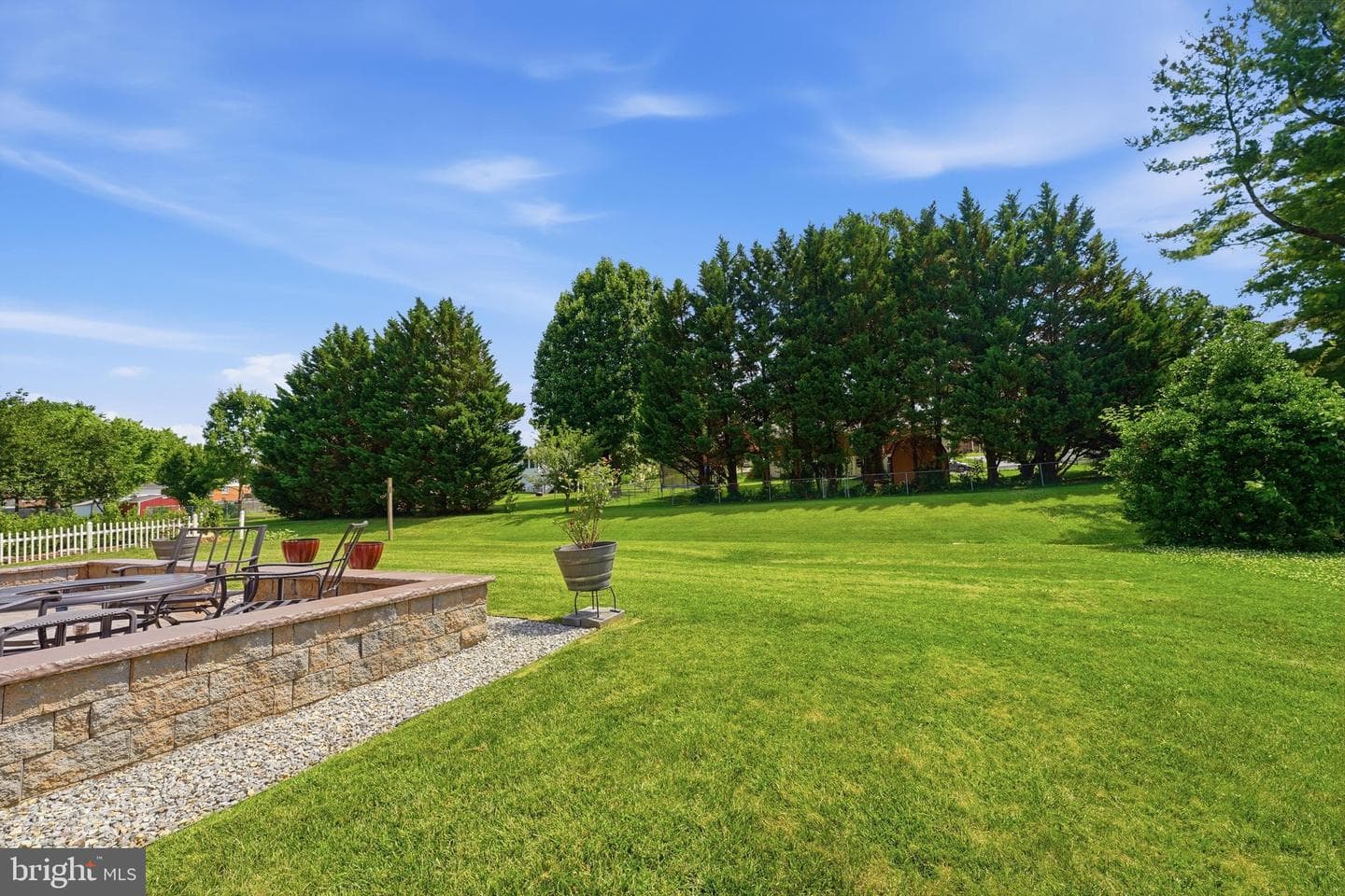 11 Thompson Court photo 46