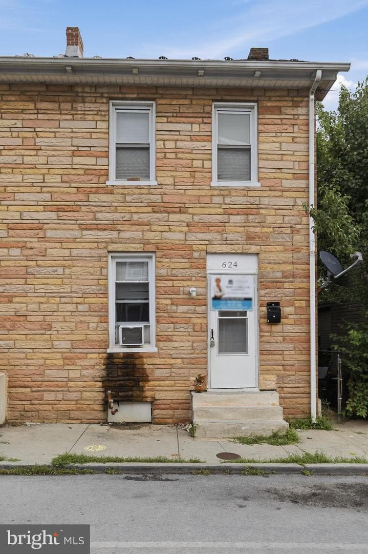 624 George Street photo 3