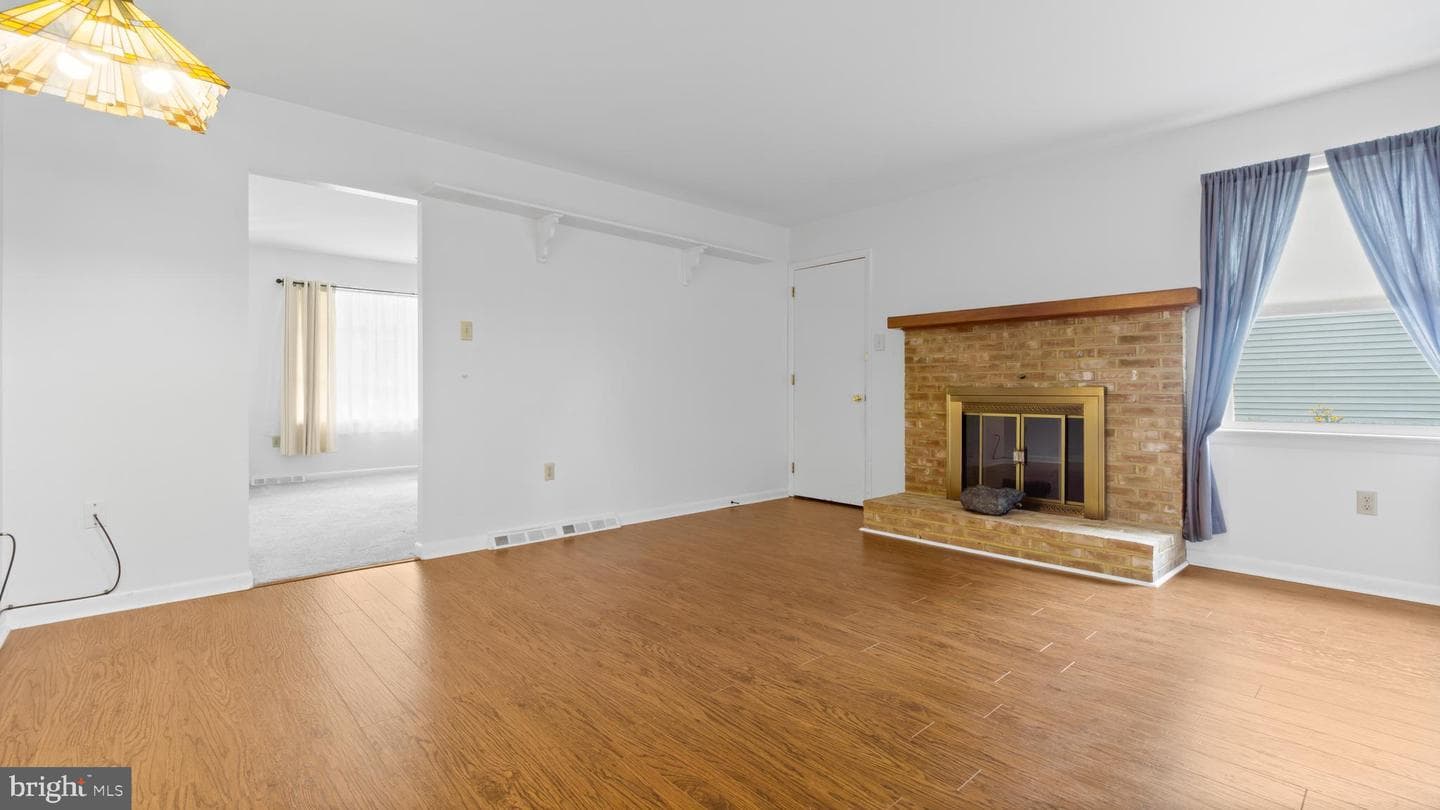 309 Kingswood Terrace photo 11