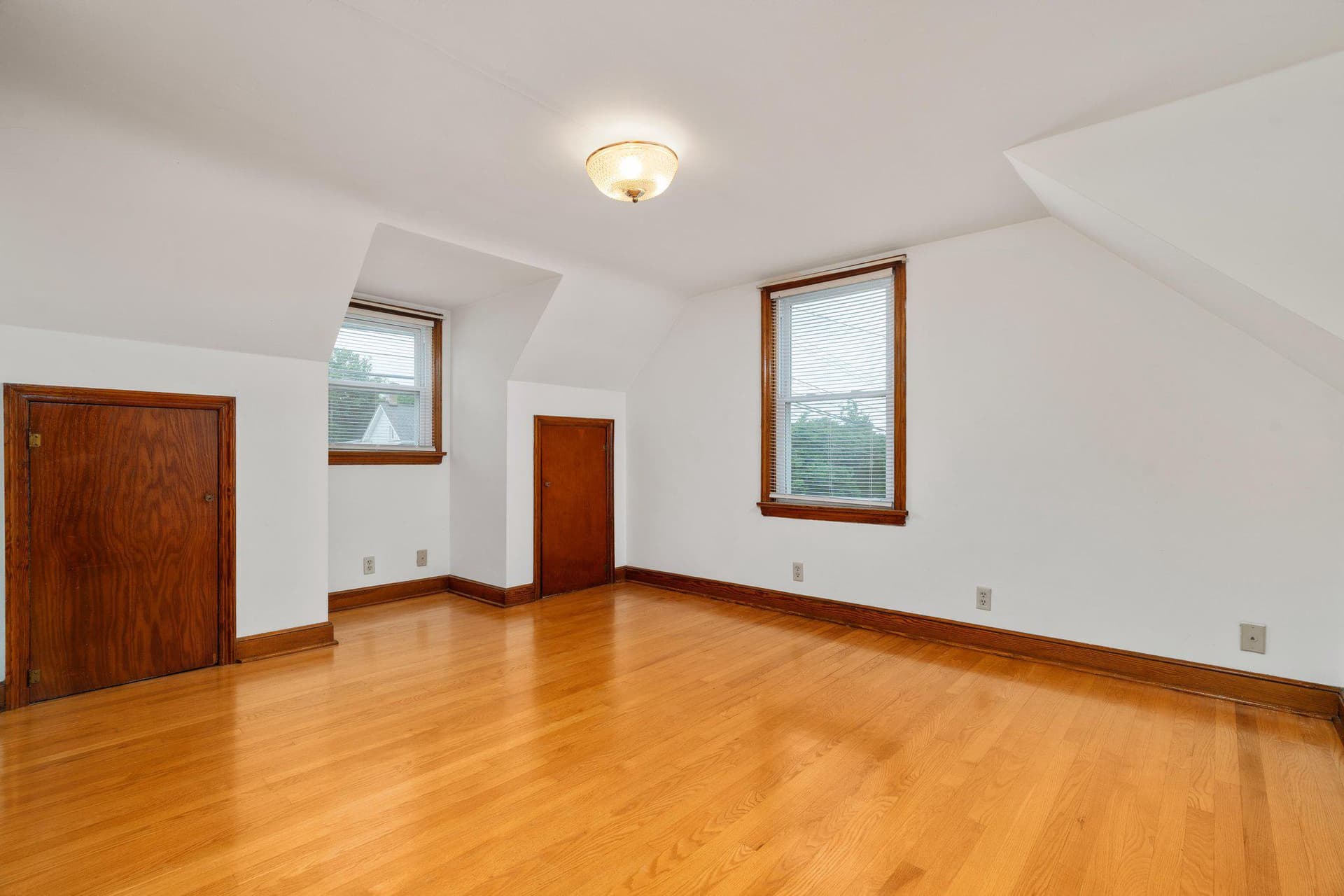 20330 Jefferson Boulevard photo 16