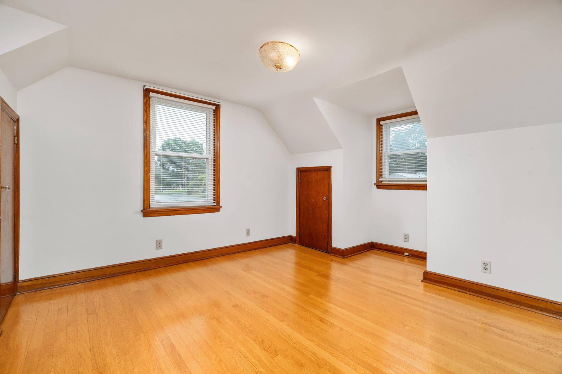 20330 Jefferson Boulevard photo 17