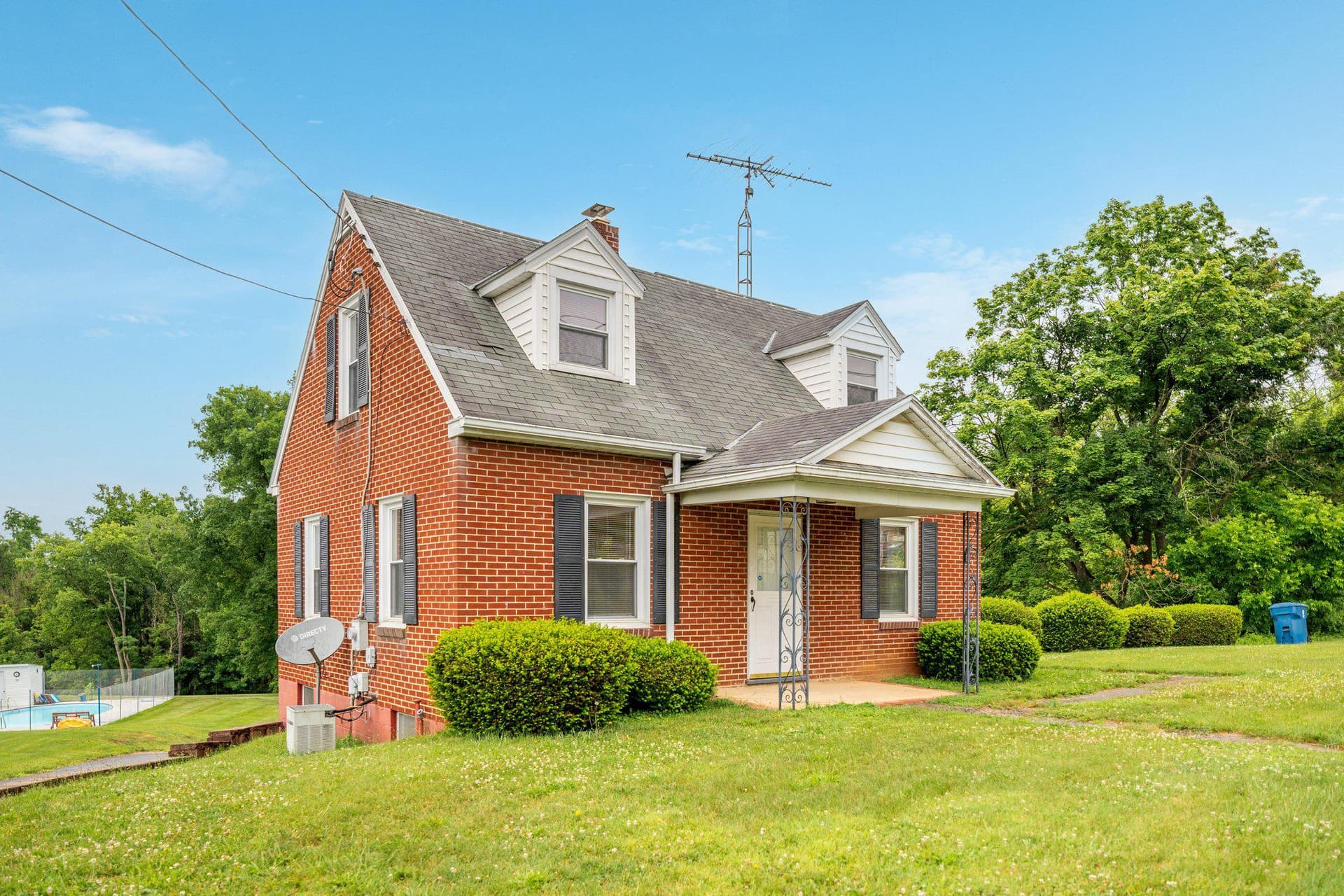 20330 Jefferson Boulevard photo 23