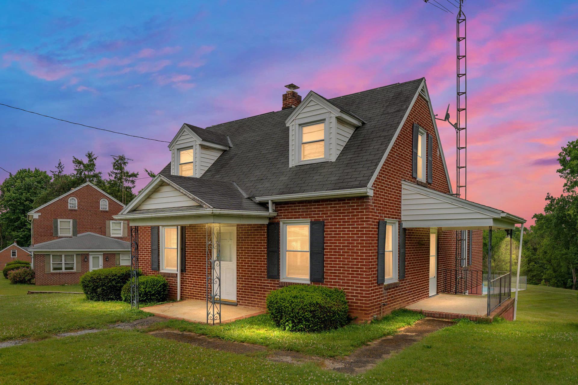 20330 Jefferson Boulevard photo 3