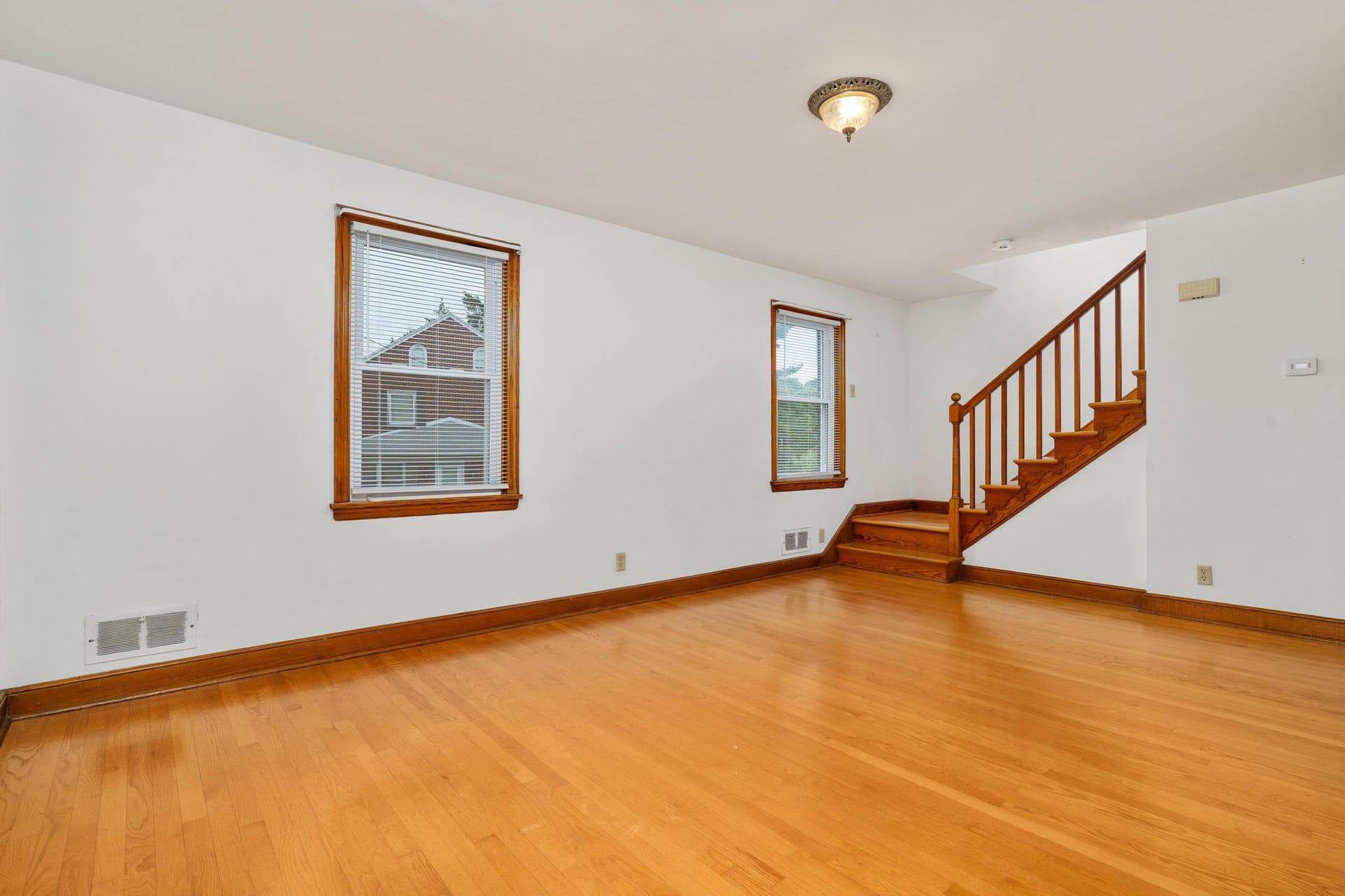 20330 Jefferson Boulevard photo 6
