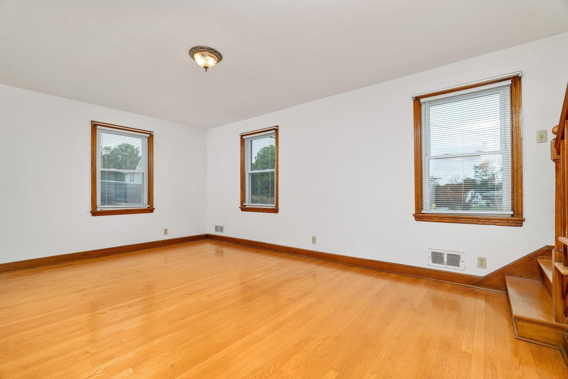 20330 Jefferson Boulevard photo 7