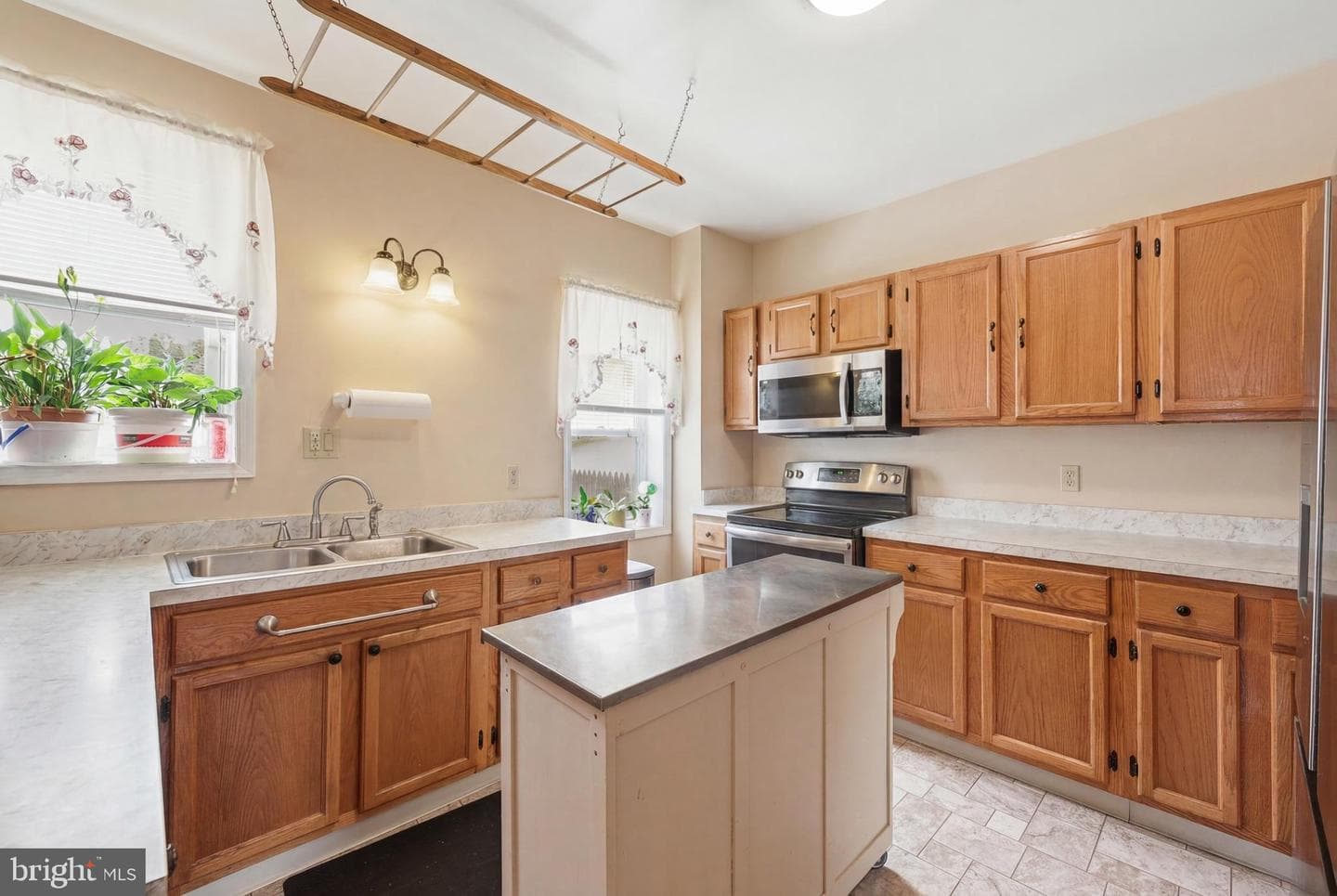 331 Jefferson Street photo 4