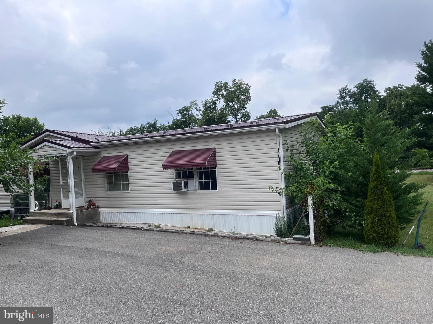 17101 Miner Avenue photo 9