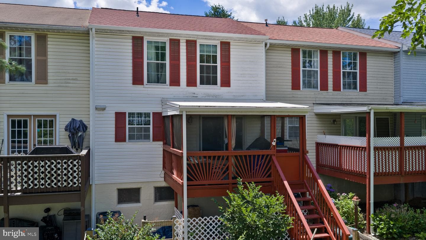 246 Lily Court photo 23