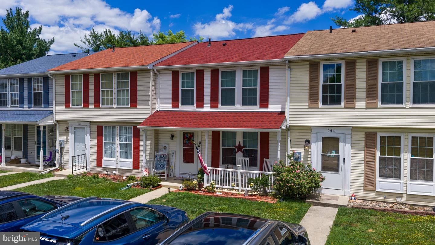 246 Lily Court photo 3