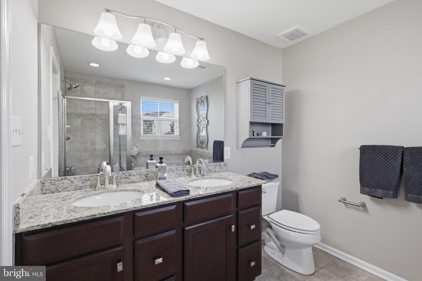 215 Monument Drive photo 28