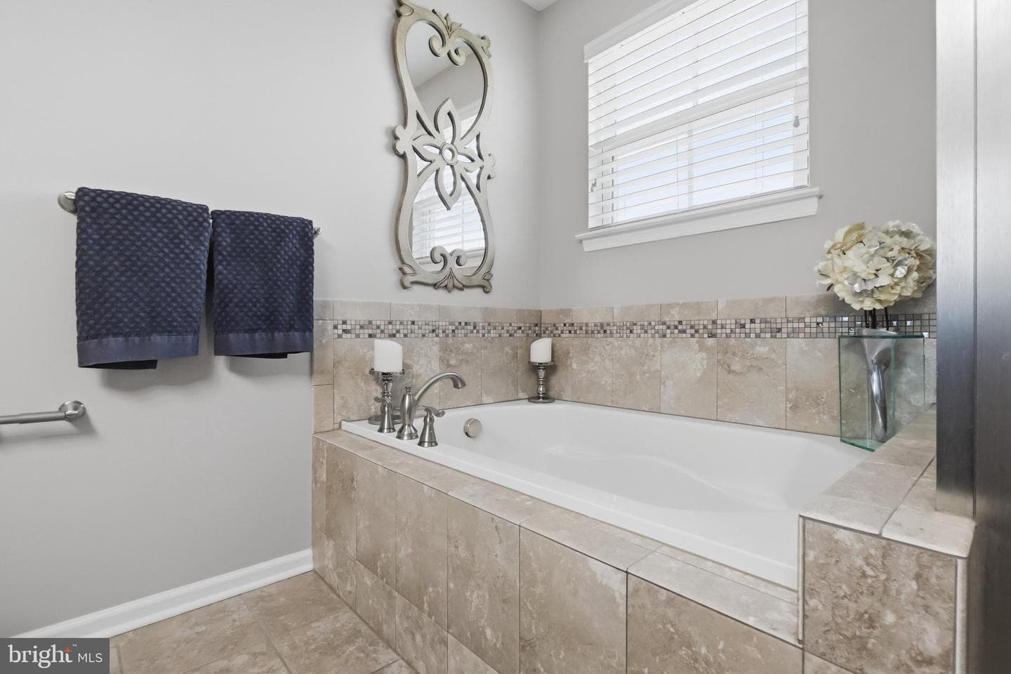 215 Monument Drive photo 30