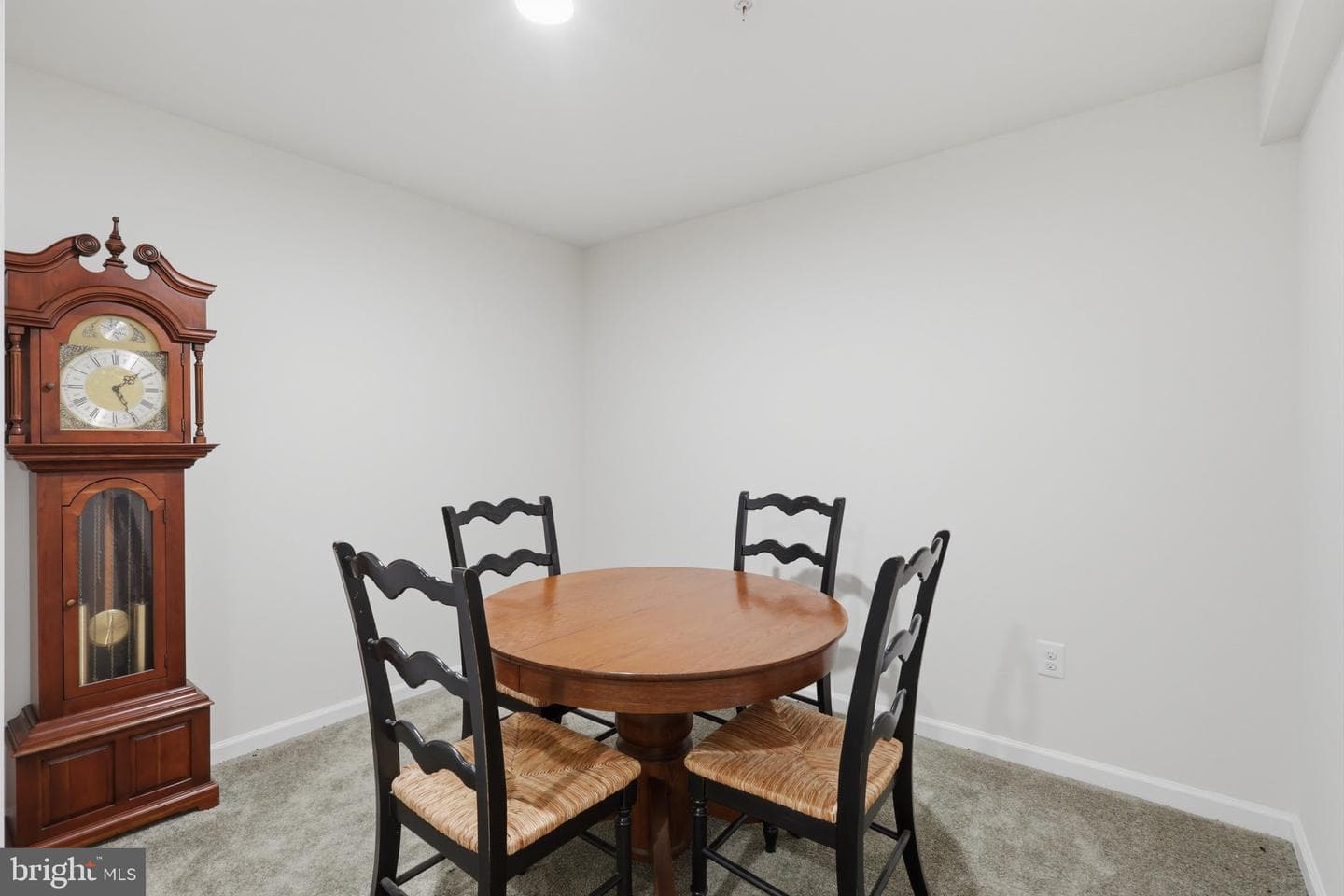 215 Monument Drive photo 34