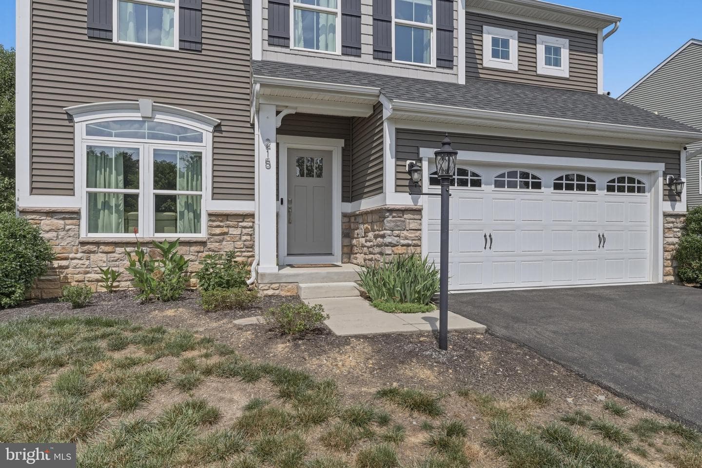 215 Monument Drive photo 5