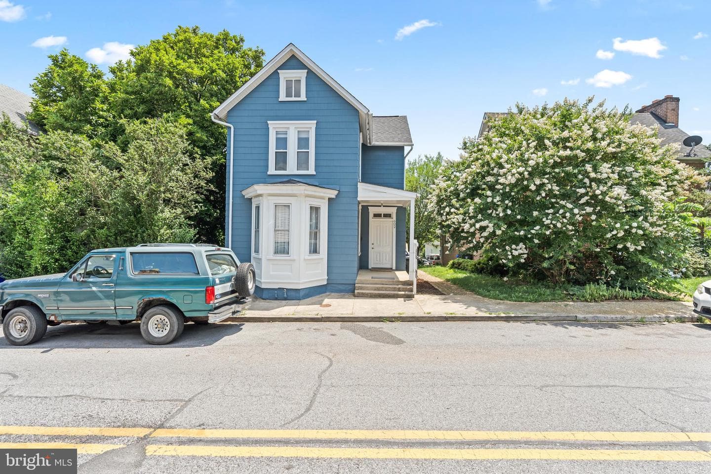 602 Guilford Avenue photo 34