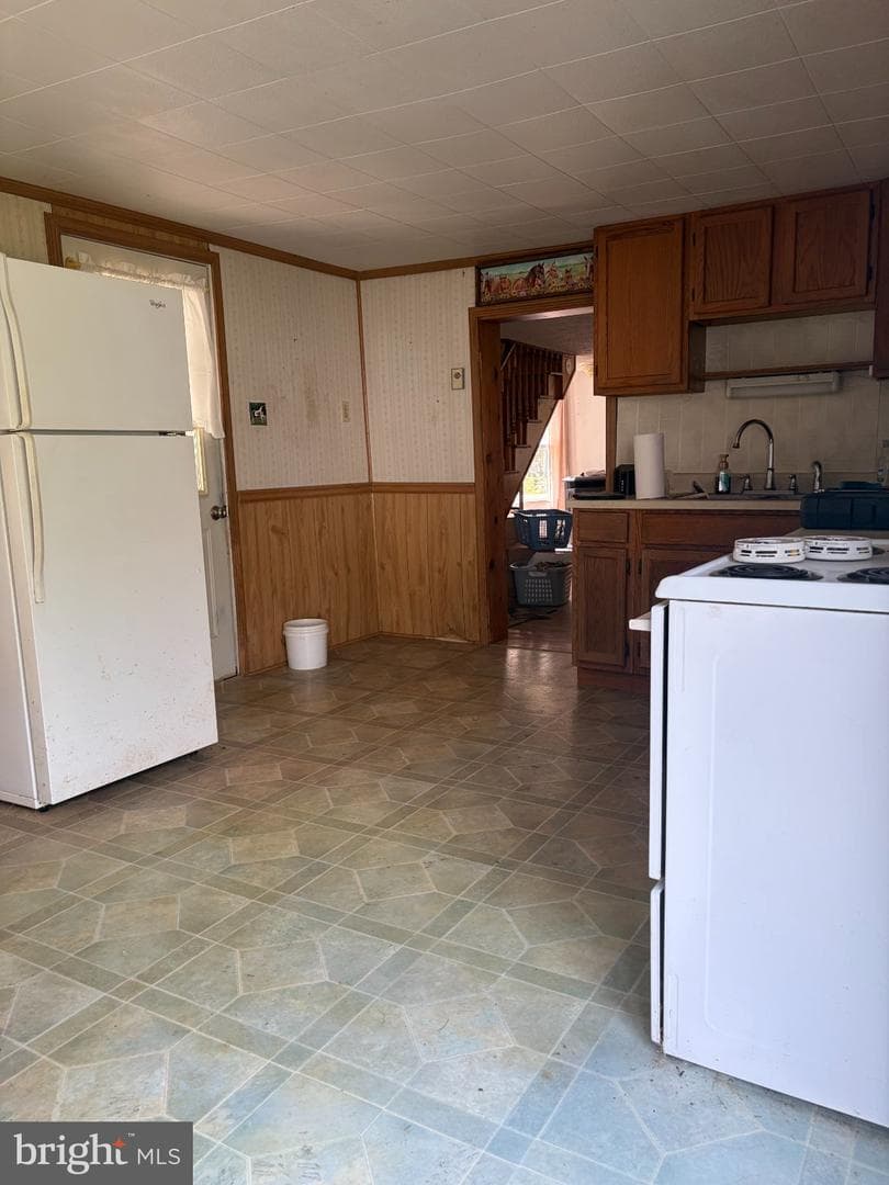 21653 Leiter Street photo 9