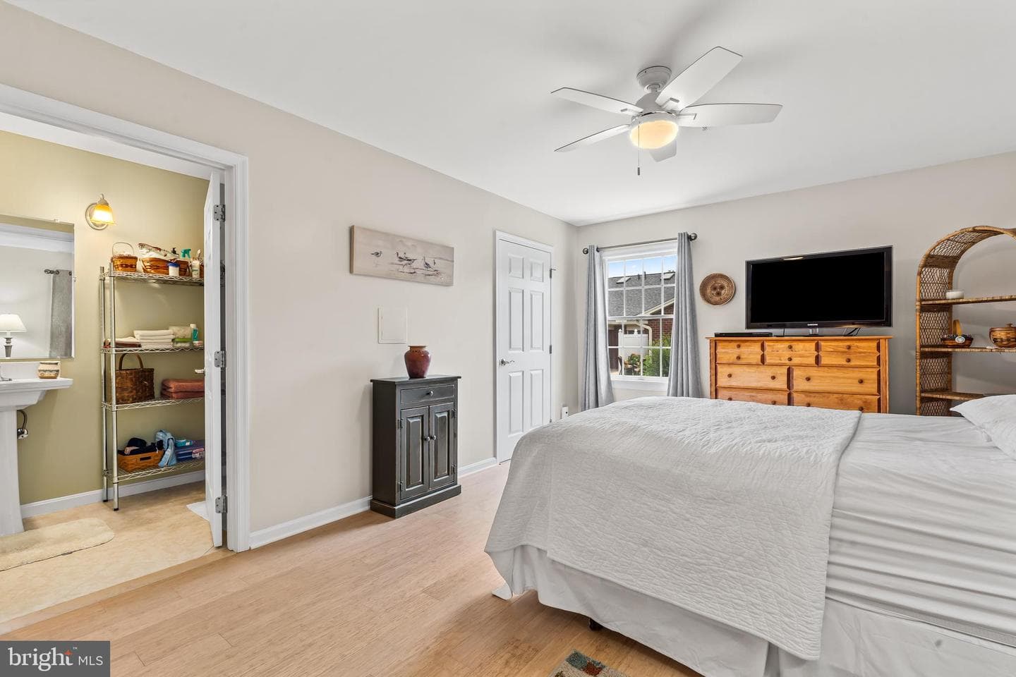 121 Chantilly Court photo 18