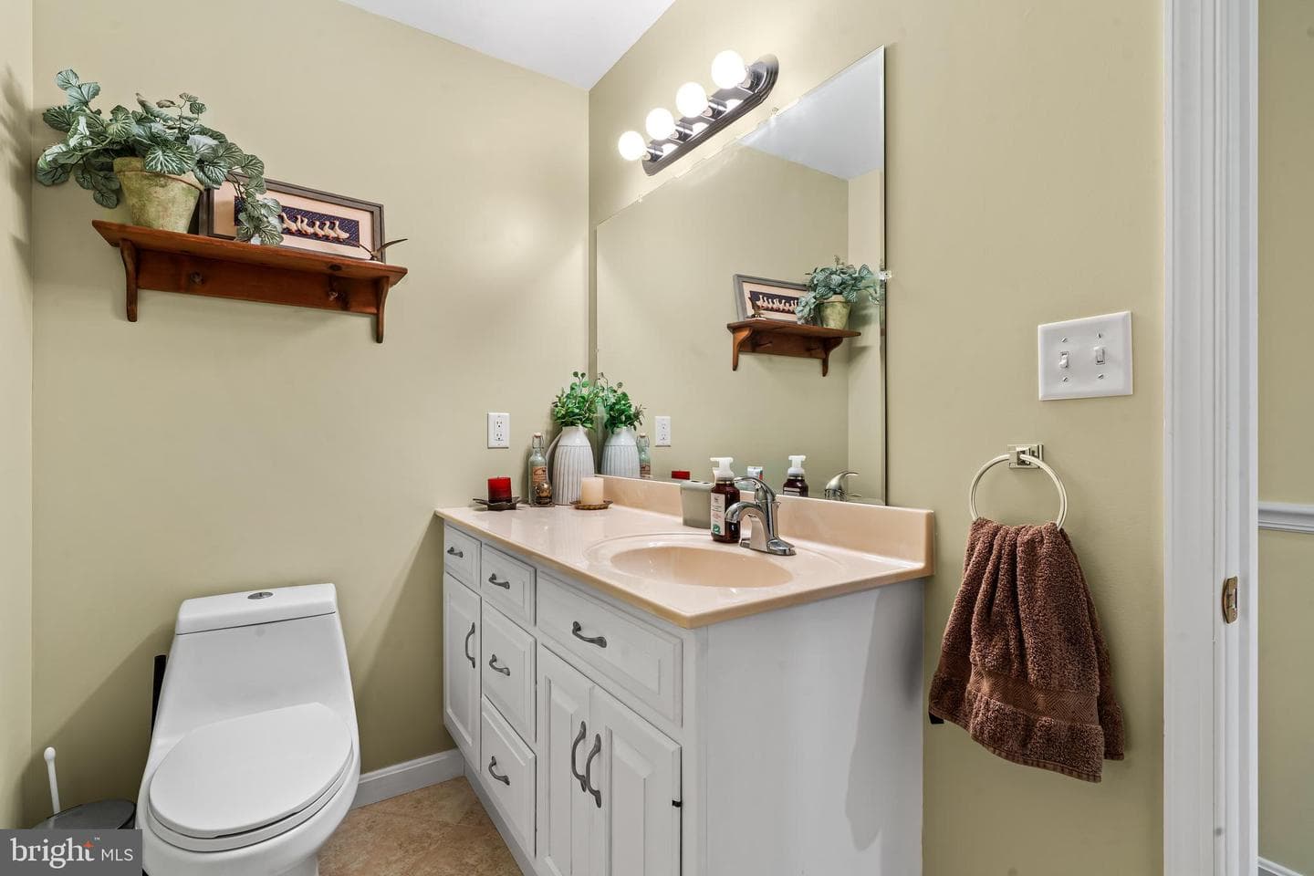 121 Chantilly Court photo 22