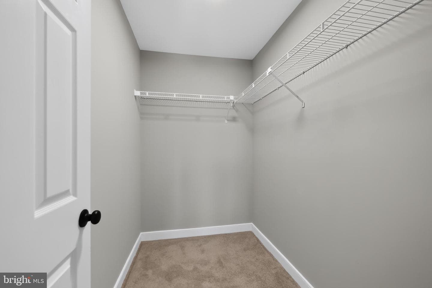 636 Knightsbridge Drive photo 20