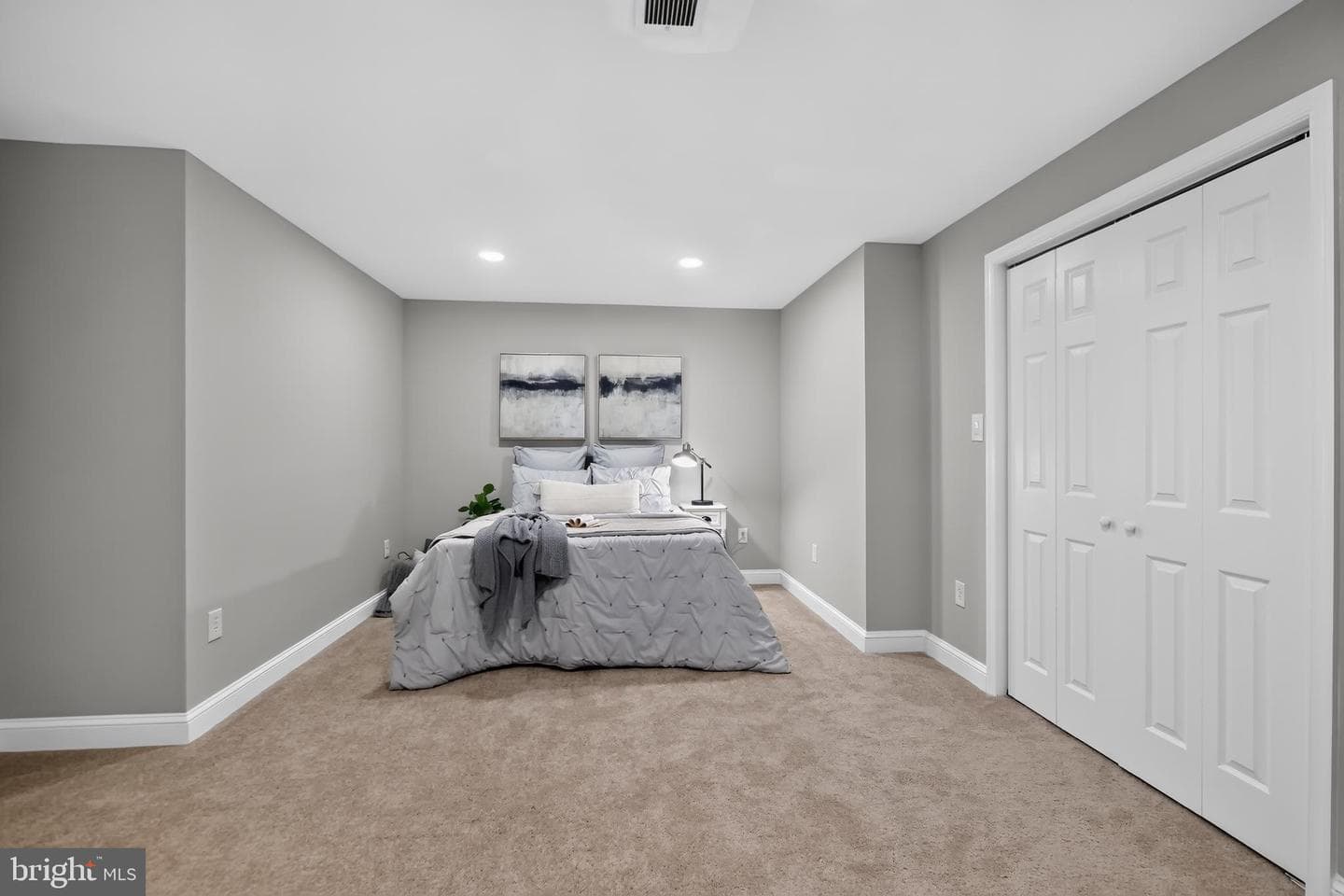 636 Knightsbridge Drive photo 22