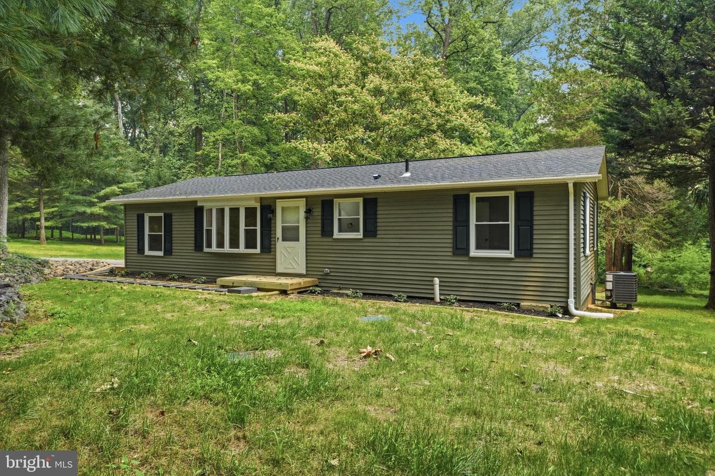 2911 Kaetzel Road photo 2