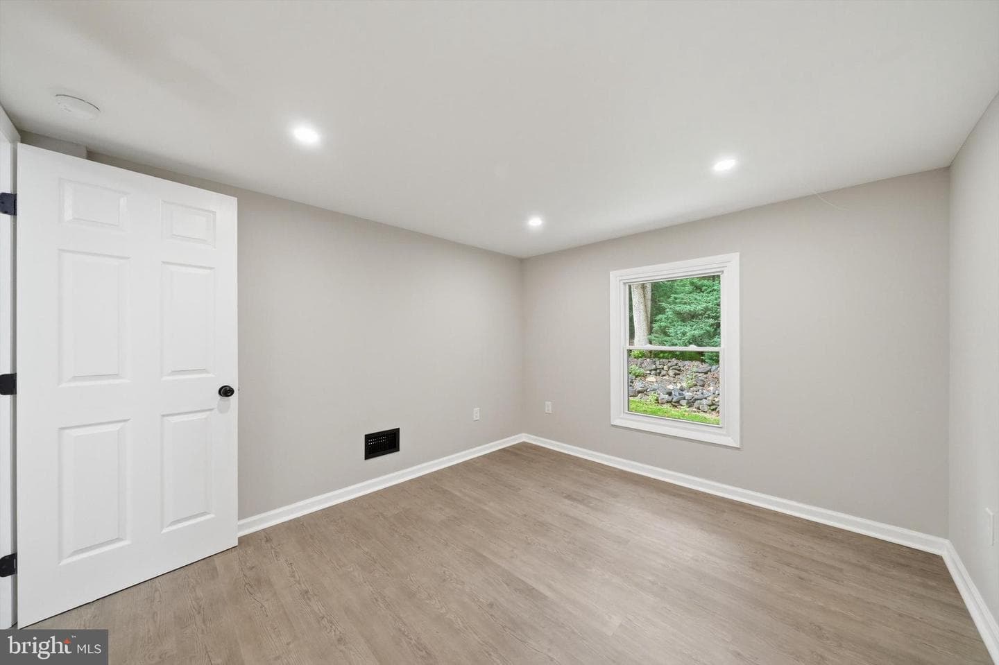 2911 Kaetzel Road photo 25